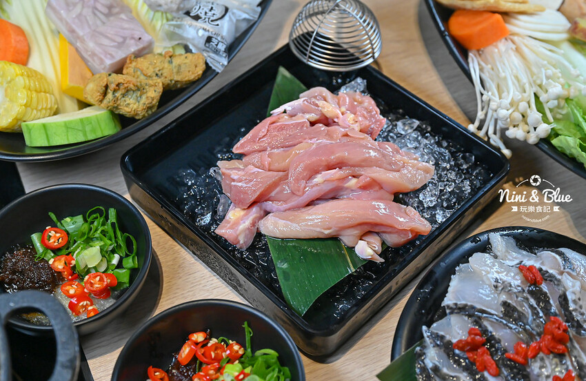 肉多多台中秀泰店，蔬菜自助吧吃到飽推薦，平日午餐3.5小時讓你慢慢吃-妮妮布魯