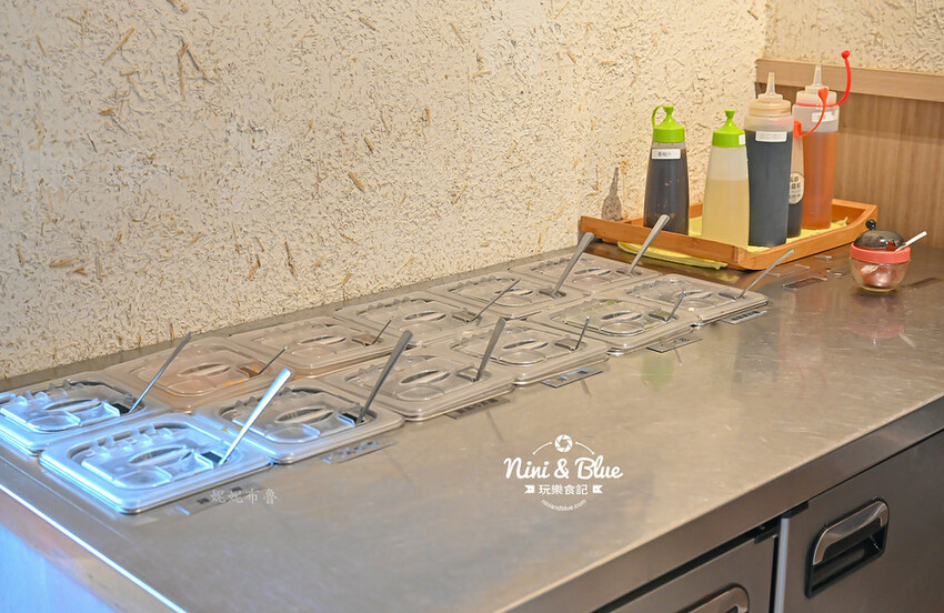 肉多多台中秀泰店，蔬菜自助吧吃到飽推薦，平日午餐3.5小時讓你慢慢吃-妮妮布魯