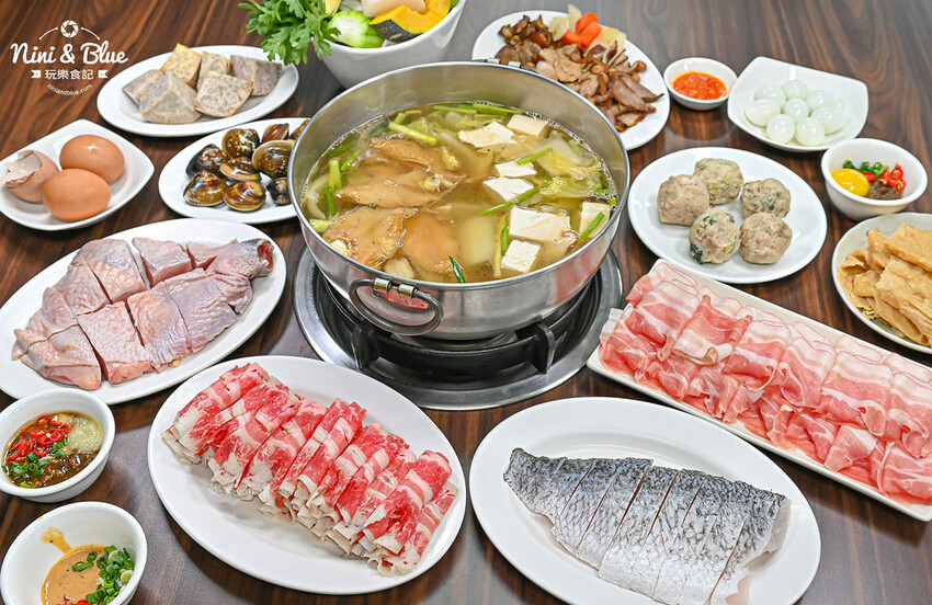 肉多多台中秀泰店，蔬菜自助吧吃到飽推薦，平日午餐3.5小時讓你慢慢吃-妮妮布魯