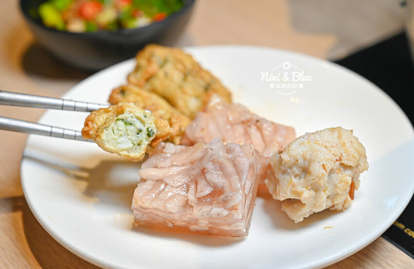 肉多多台中秀泰店，蔬菜自助吧吃到飽推薦，平日午餐3.5小時讓你慢慢吃-妮妮布魯