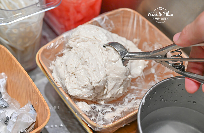 肉多多台中秀泰店，蔬菜自助吧吃到飽推薦，平日午餐3.5小時讓你慢慢吃-妮妮布魯