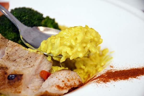 高雄市左營區一台斤的蛤蠣義大利麵我終於吃到你啦！左營高鐵周邊貨真價實的義大利麵聚餐餐廳就在【ROSA義大利餐廳】＊高