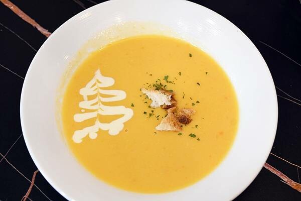 高雄市左營區一台斤的蛤蠣義大利麵我終於吃到你啦！左營高鐵周邊貨真價實的義大利麵聚餐餐廳就在【ROSA義大利餐廳】＊高