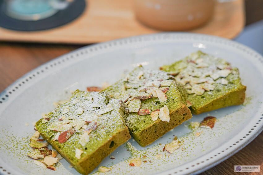 桃園市桃園區桃園美食-蒔敘咖啡-韓系簡約風純白色系質感咖啡廳，不限時、無低消限制、寵物友善/鄰近廣豐新天地