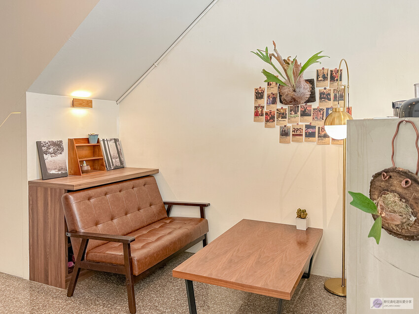 桃園市桃園區桃園美食-蒔敘咖啡-韓系簡約風純白色系質感咖啡廳，不限時、無低消限制、寵物友善/鄰近廣豐新天地