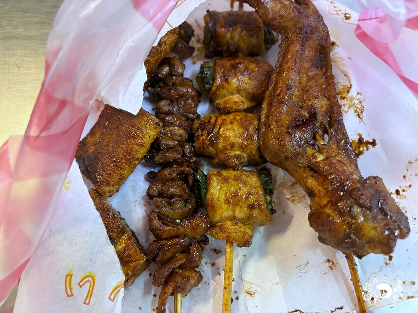 新北市新莊區【新莊美食】新莊後港炭烤鷄排，在地人推薦串燒烤肉鹹酥雞推薦！