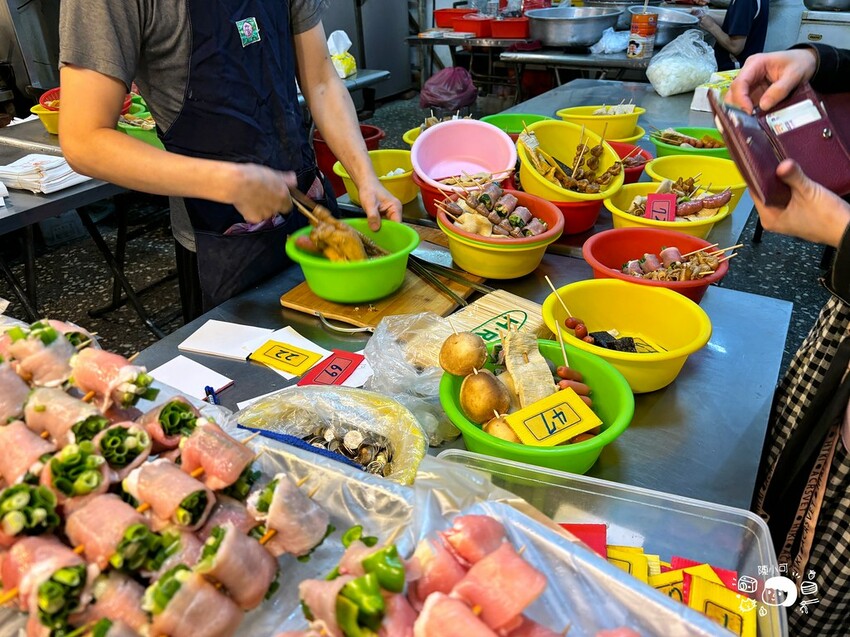 新北市新莊區【新莊美食】新莊後港炭烤鷄排，在地人推薦串燒烤肉鹹酥雞推薦！