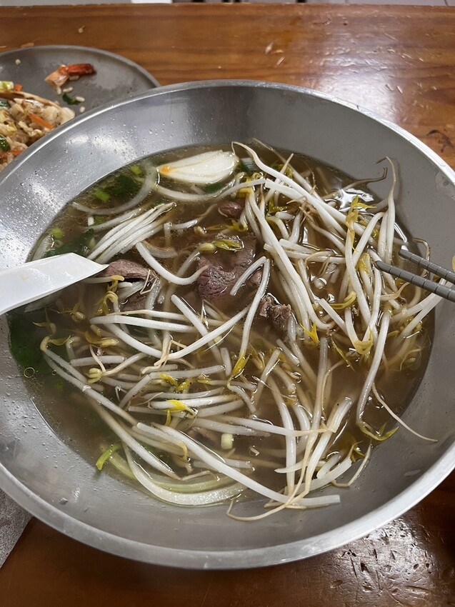 桃園市桃園區【桃園越式】需要一點耐心的好吃越式料理!【食之悅】海鮮炒飯我超推