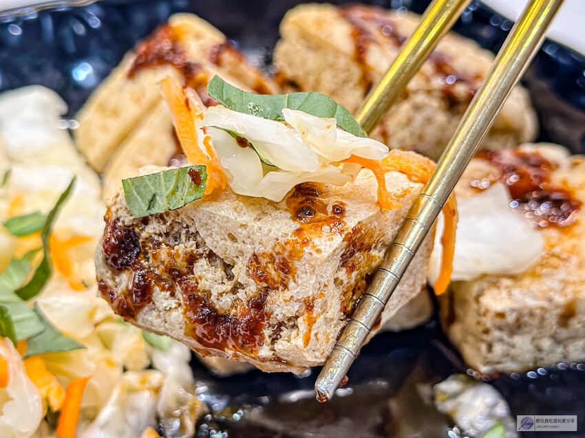 桃園市桃園區桃園美食-驚嘆號shockshock臭豆腐-不說還以為是間咖啡廳！網美文青風格手工臭豆腐/鄰近桃園觀光夜市