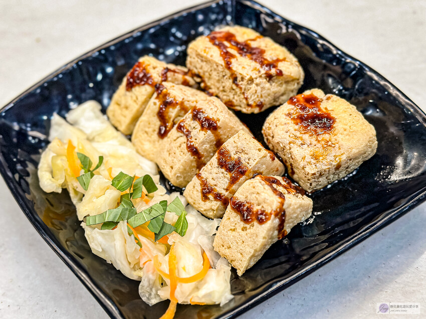 桃園市桃園區桃園美食-驚嘆號shockshock臭豆腐-不說還以為是間咖啡廳！網美文青風格手工臭豆腐/鄰近桃園觀光夜市