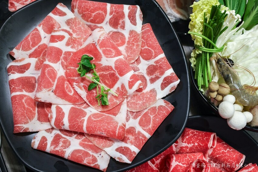 新北市新莊區【新莊火鍋】樂釜極上鍋物新莊店,大肉盤/海陸雙拼/公司聚餐推薦