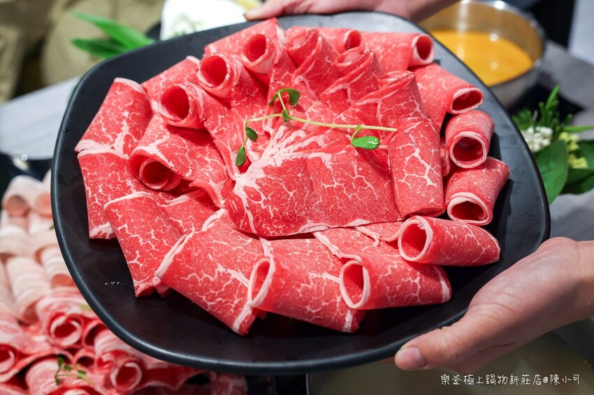 新北市新莊區【新莊火鍋】樂釜極上鍋物新莊店,大肉盤/海陸雙拼/公司聚餐推薦