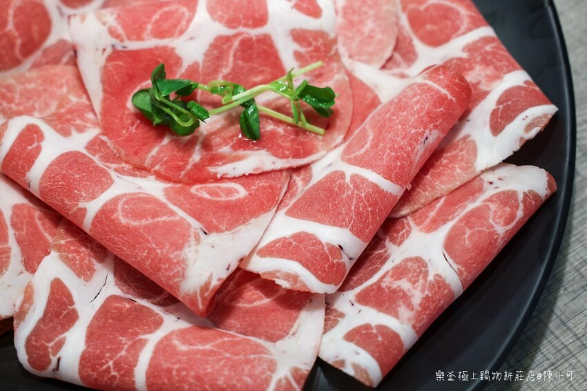 新北市新莊區【新莊火鍋】樂釜極上鍋物新莊店,大肉盤/海陸雙拼/公司聚餐推薦