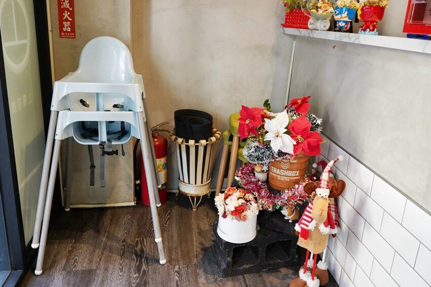 早午餐菜單近100種選擇！手打牛肉漢堡排每日限量！Brunch拼盤附飲料才99元～