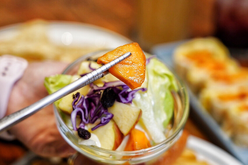 早午餐菜單近100種選擇！手打牛肉漢堡排每日限量！Brunch拼盤附飲料才99元～