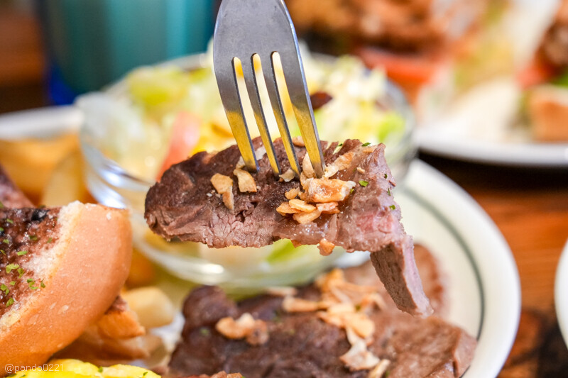 桃園｜丄青初食(桃園店)，隱藏在巷弄的文青早午餐，環境舒適，餐點豐富！