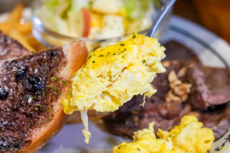 桃園｜丄青初食(桃園店)，隱藏在巷弄的文青早午餐，環境舒適，餐點豐富！