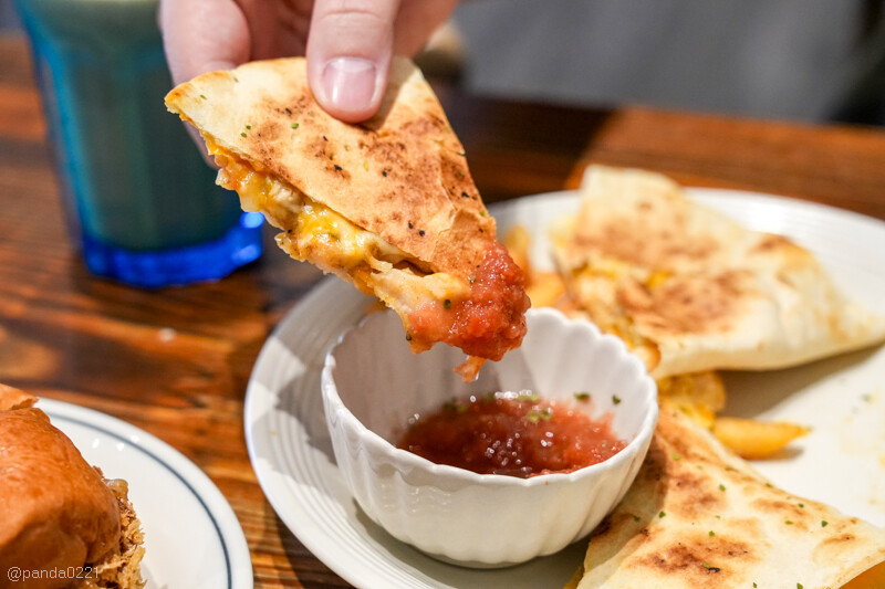 桃園｜丄青初食(桃園店)，隱藏在巷弄的文青早午餐，環境舒適，餐點豐富！
