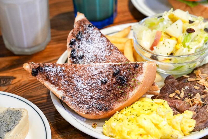 桃園｜丄青初食(桃園店)，隱藏在巷弄的文青早午餐，環境舒適，餐點豐富！