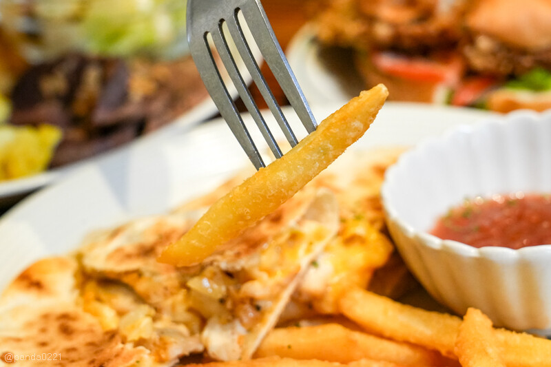 桃園｜丄青初食(桃園店)，隱藏在巷弄的文青早午餐，環境舒適，餐點豐富！