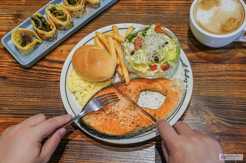 桃園市桃園區美食-丄青初食 桃園店
