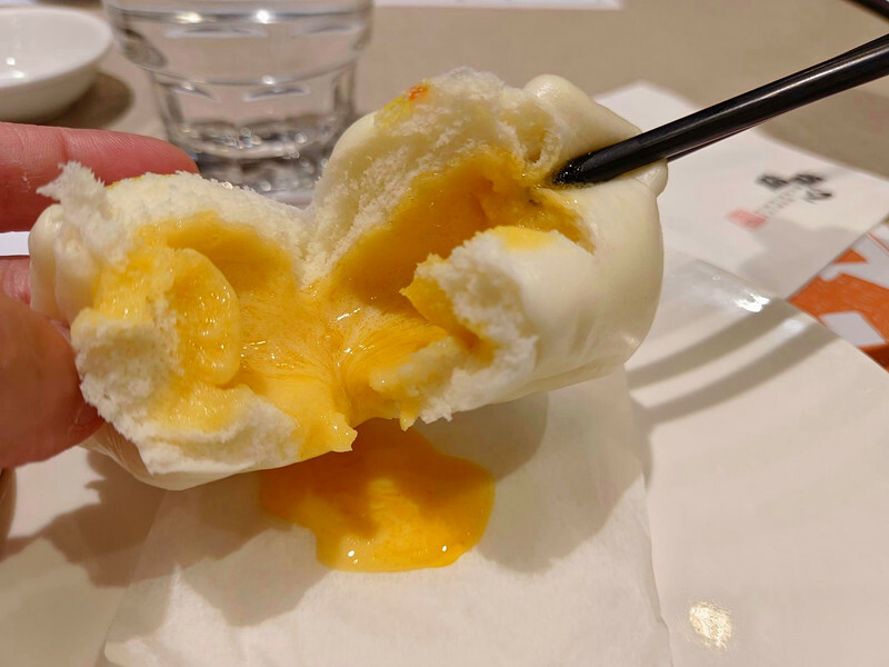 台中Lalaport點點心美食心得!四人套餐超划算,人氣菜色豬仔流沙包 荔枝蝦球一次品嚐。