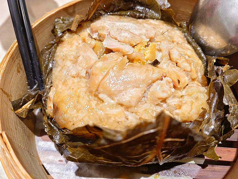 台中Lalaport點點心美食心得!四人套餐超划算,人氣菜色豬仔流沙包 荔枝蝦球一次品嚐。