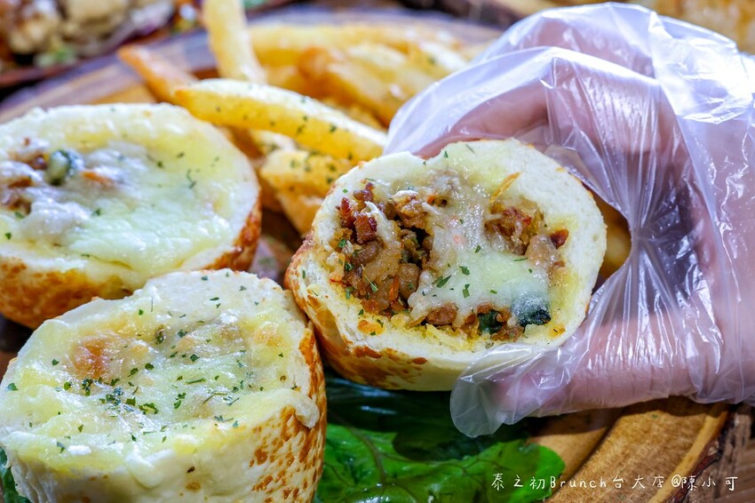 台北市大安區超夯泰式料理台北也能吃到囉！菜單價格105元起便宜不貴，一個人也能享用！推薦泰式國民鐵鍋飯好吃