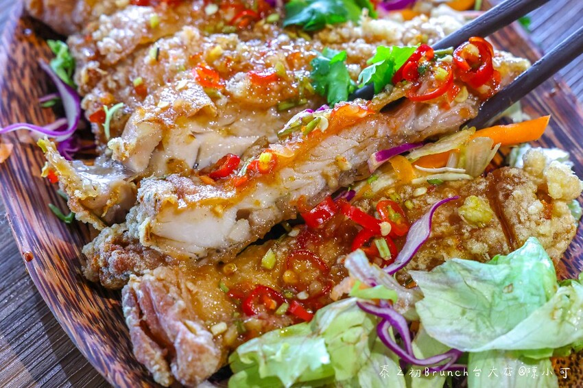 台北市大安區超夯泰式料理台北也能吃到囉！菜單價格105元起便宜不貴，一個人也能享用！推薦泰式國民鐵鍋飯好吃