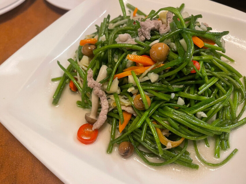 嘉義市東區嘉義東區—體育館海鮮碳烤｜美食Youtuber激推人氣熱炒 重油重鹹難以招架｜垂楊路