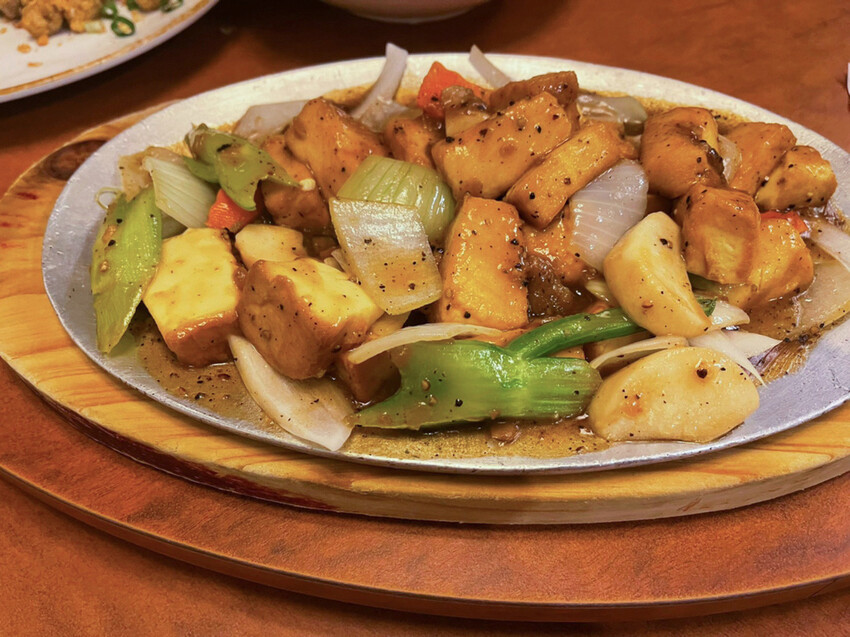 嘉義市東區嘉義東區—體育館海鮮碳烤｜美食Youtuber激推人氣熱炒 重油重鹹難以招架｜垂楊路