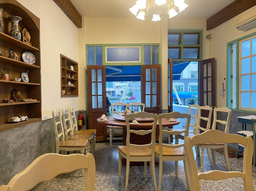 嘉義市東區嘉義東區—體育館海鮮碳烤｜美食Youtuber激推人氣熱炒 重油重鹹難以招架｜垂楊路