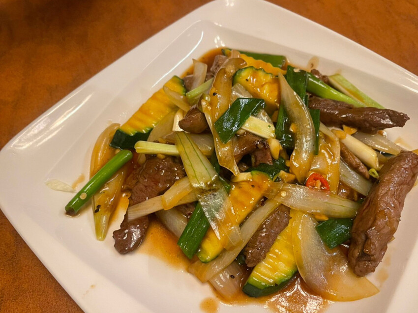 嘉義市東區嘉義東區—體育館海鮮碳烤｜美食Youtuber激推人氣熱炒 重油重鹹難以招架｜垂楊路