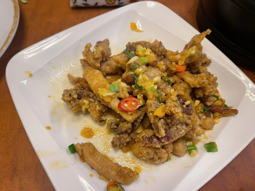 嘉義市東區嘉義東區—體育館海鮮碳烤｜美食Youtuber激推人氣熱炒 重油重鹹難以招架｜垂楊路