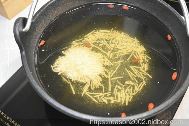 台北捷運美食 | 熟度火鍋文山景美店 每天吃的平價火鍋店 提供11種風味湯底可以選擇 爆炒湯底 異國風味湯底 創意湯底 - 就是這樣。吃喝玩樂。愛漂亮部落格 - FashionGuide 華人時尚專