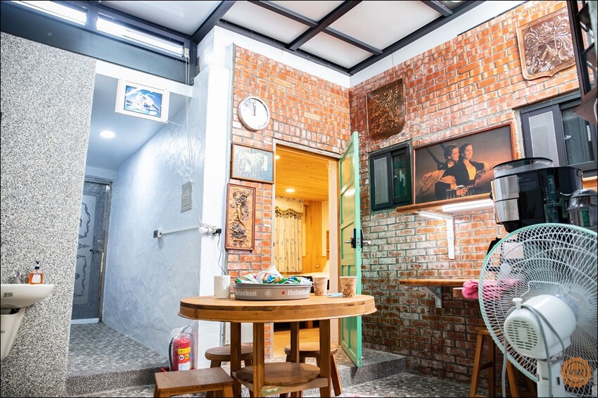 台南市中西區台南合法民宿｜中西區特色民宿推薦：舞鶴台灣檜木民宿 全新開幕 開放預約包棟住宿