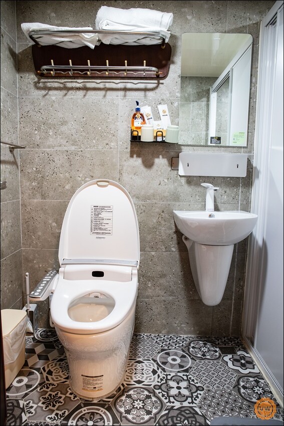 台南市中西區台南合法民宿｜中西區特色民宿推薦：舞鶴台灣檜木民宿 全新開幕 開放預約包棟住宿