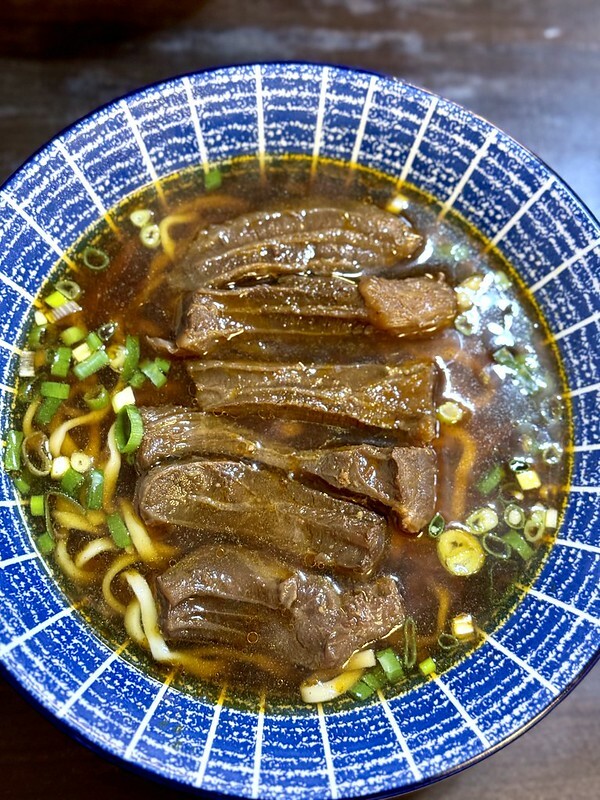 桃園市中壢區桃園美食｜一南村 眷村牛肉麵 ，意外的在地小店，樸實的美味。（楊梅美食/埔心美食）