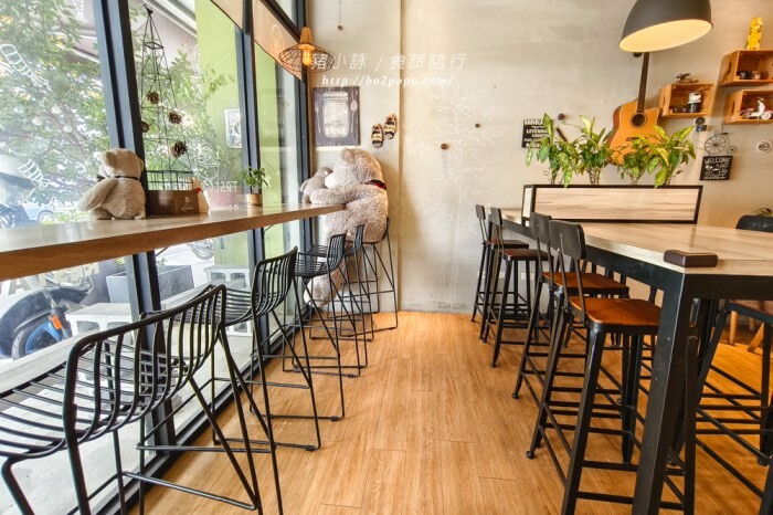 高雄市前鎮區高雄。前鎮》新疆私房菜。馕包肉、烤羊腿等特色新疆料理