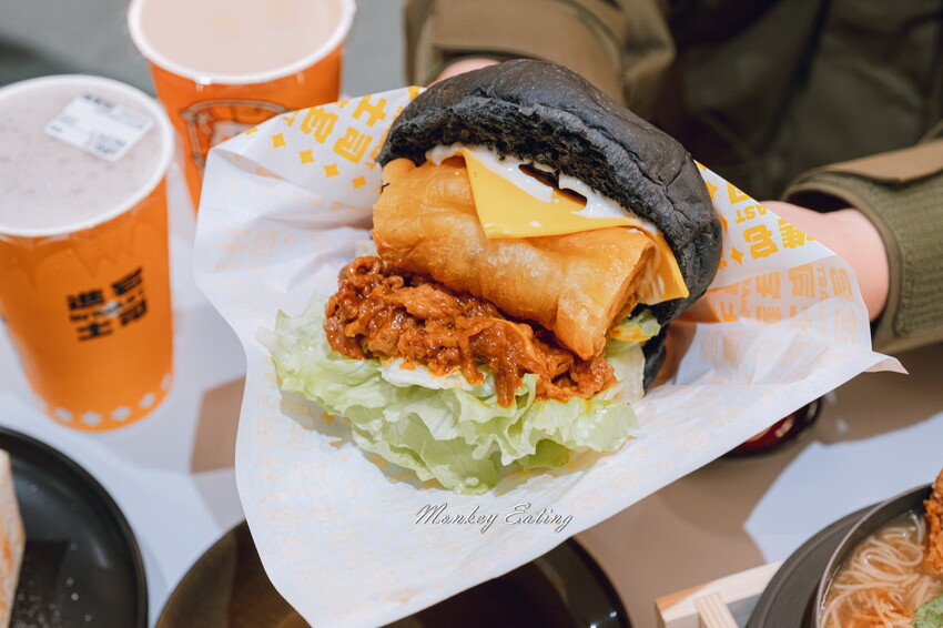 【台中豐原】進宅吐司│早餐就能吃到雞排+麵線，芋泥肉鬆蛋一咬就爆餡！豐原早午餐推薦 - 貪吃猴的幻想