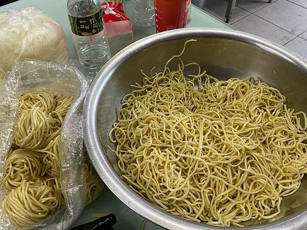 【彰化 小吃】鹿港龍山魷魚肉羹(三民路店),在地人帶路的早餐 【彰化 小吃】鹿港龍山魷魚肉羹(三民路店),在地人帶路的早餐