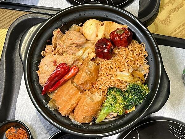 ＋（高雄麻辣美食）嗜麻殿麻辣乾炒鍋～左營高鐵必吃麻辣美食！料