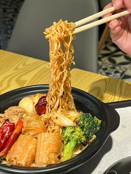 ＋（高雄麻辣美食）嗜麻殿麻辣乾炒鍋～左營高鐵必吃麻辣美食！料