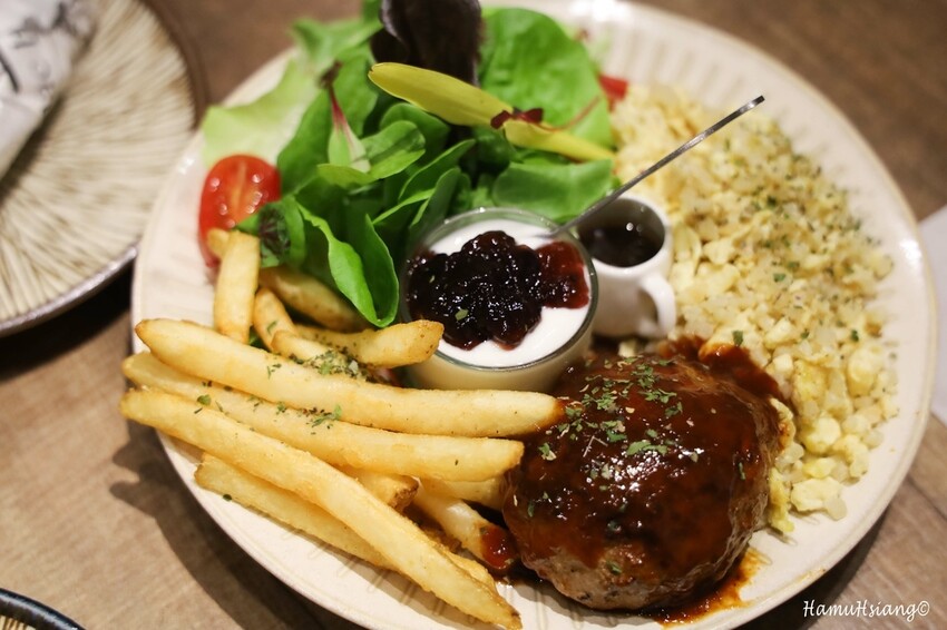 台北市大安區【食￭台北】玖遛-早午餐專賣店/大安區早午餐/日系高質感早午餐店/手打漢堡排.限時雞白湯必吃/台北早午餐推