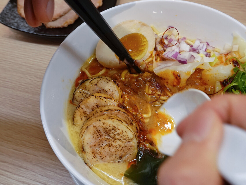 新北市中和區新北中和—昭和鳳。パイタン ｜下班了 來碗濃郁雞白湯拉麵療癒身心吧｜興南夜市、南勢角站