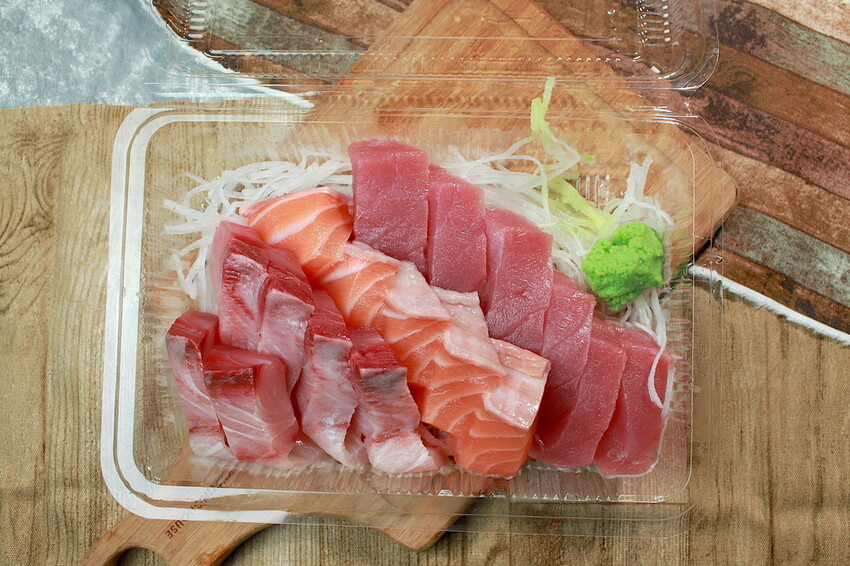 台南市東區吃。台南|東區。「後甲生魚片」隱身在後甲黃昏市場專賣生魚片的攤位,生意很好經常提早銷售一空「後甲生魚