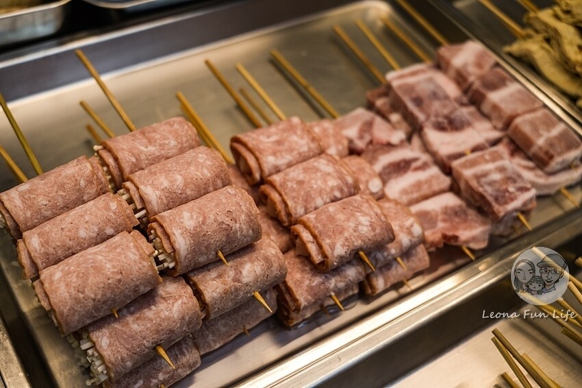 台中市南屯區台中人氣宵夜|ㄚ將古法碳烤南屯店-先炸後烤，大推八兩重雞排、串燒醬香濃郁好味道