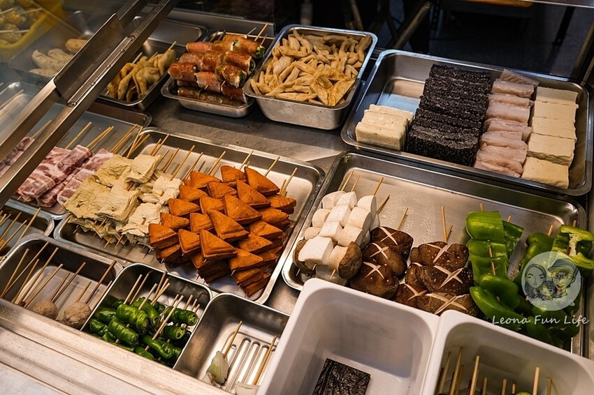 台中市南屯區台中人氣宵夜|ㄚ將古法碳烤南屯店-先炸後烤，大推八兩重雞排、串燒醬香濃郁好味道