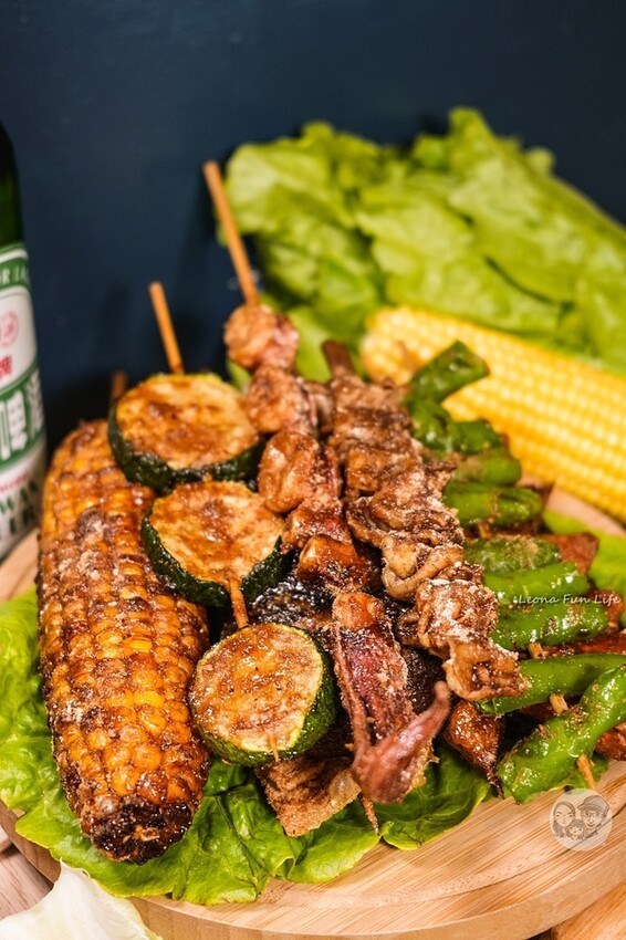 台中市南屯區台中人氣宵夜|ㄚ將古法碳烤南屯店-先炸後烤，大推八兩重雞排、串燒醬香濃郁好味道