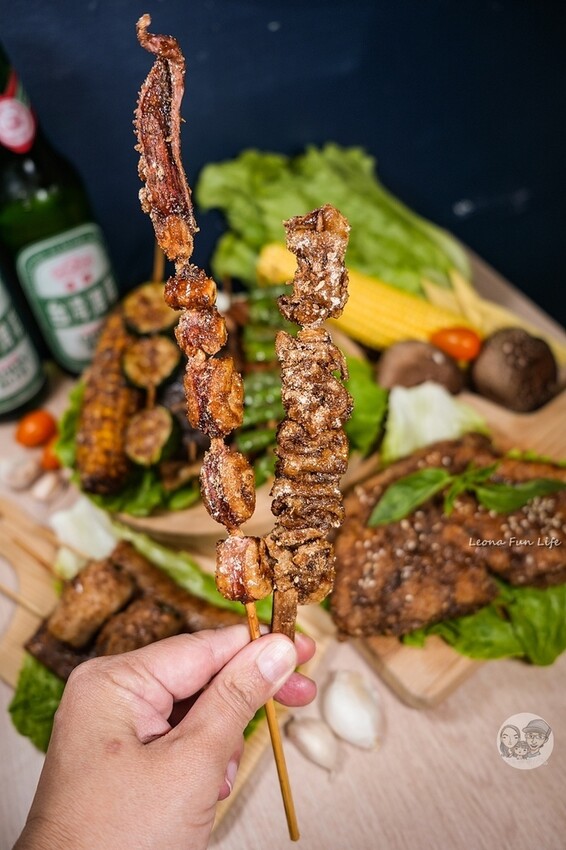 台中市南屯區台中人氣宵夜|ㄚ將古法碳烤南屯店-先炸後烤，大推八兩重雞排、串燒醬香濃郁好味道